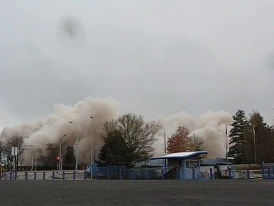 Ralenti tours Gauguin Limoges destruction explosion