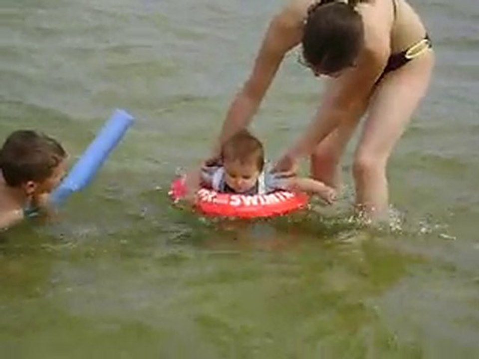 Ethan au lac (7 mois)