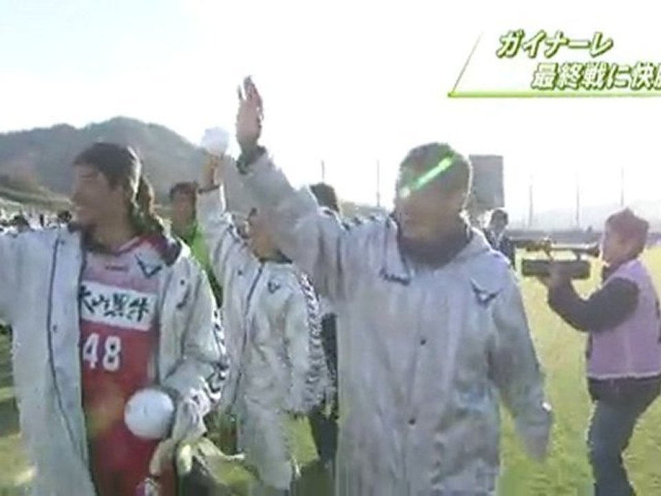 ガイナーレ鳥取 最終戦に快勝／選手のサッカー教室