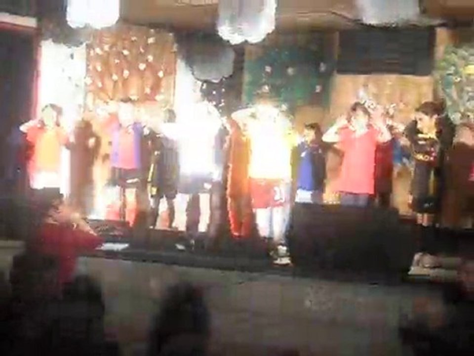 spectacle cloe "waka waka"