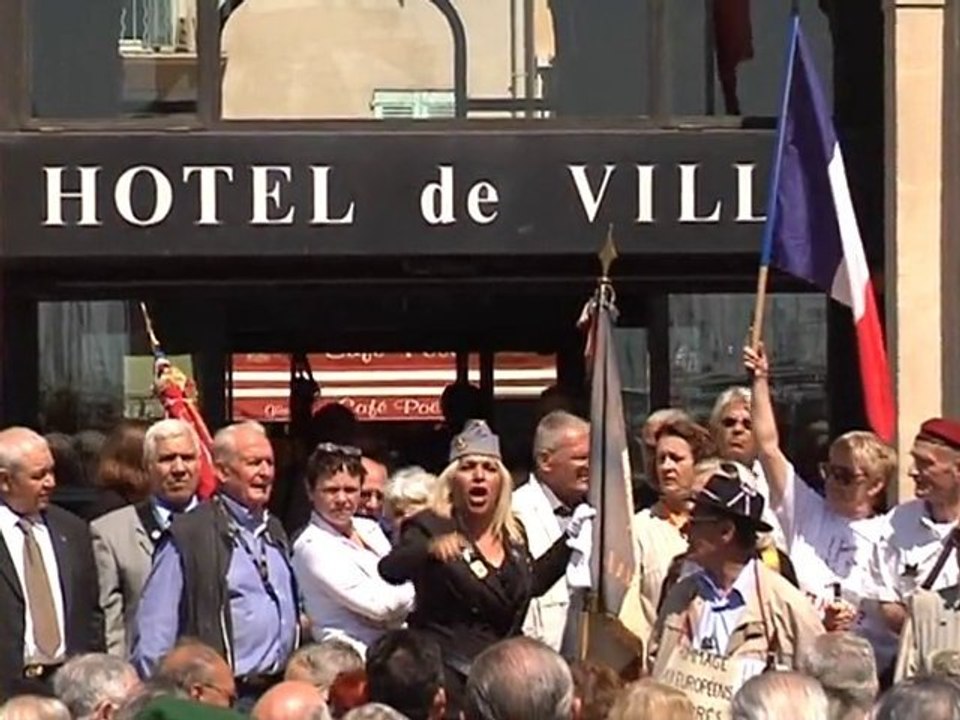 Le film "Hors la loi" à Cannes