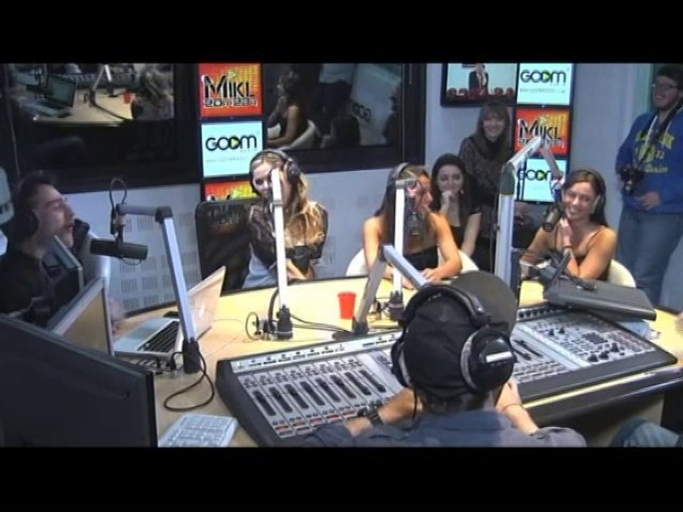 Clara Morgane était vendredi chez Mikl sur Goom Radio