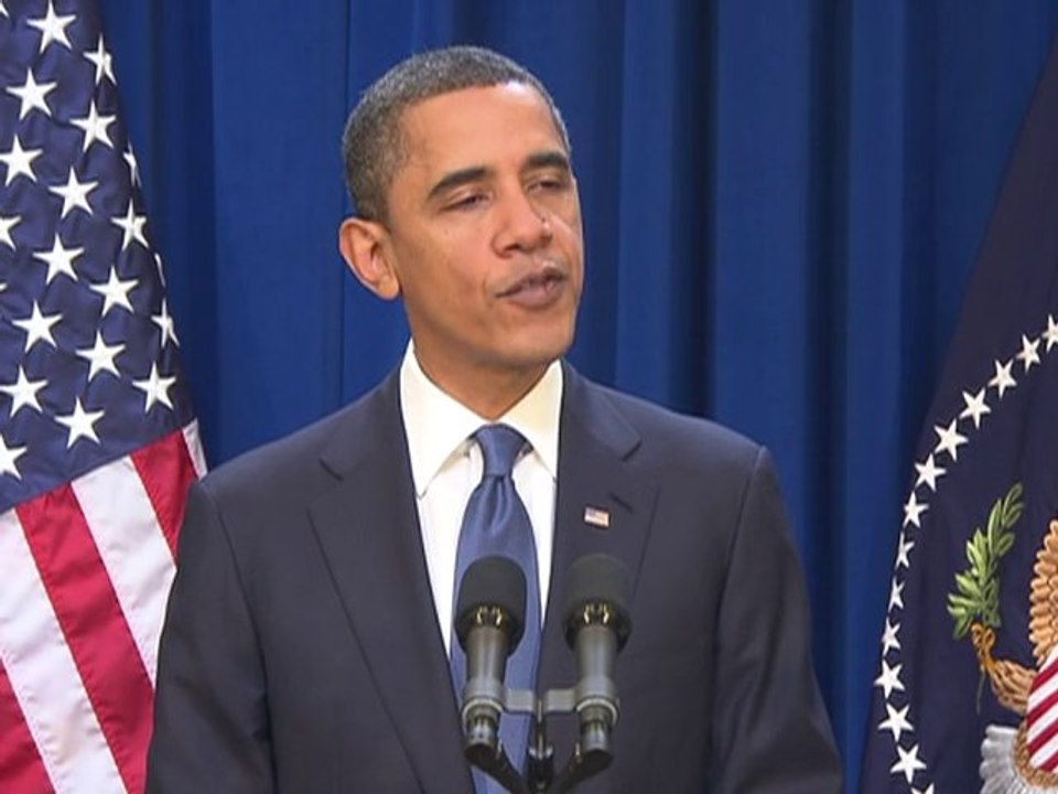 Obama calls for US government pay freeze