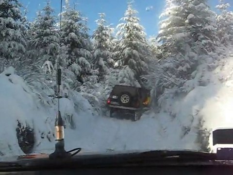Rando 4x4 forêt neige et soleil MVI_0090
