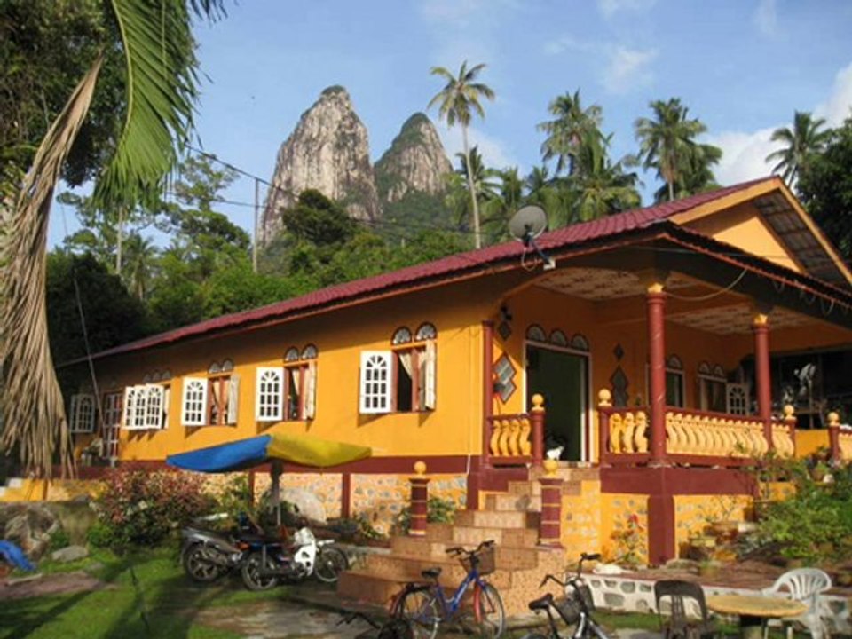 A Jurney to Tiomal Island , Malaysia