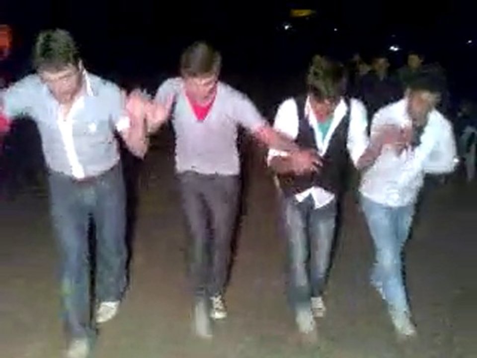 sazlıkbaşı köyüü gençleri