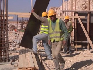 Après les colonies, des palestiniens bâtissent leur ville