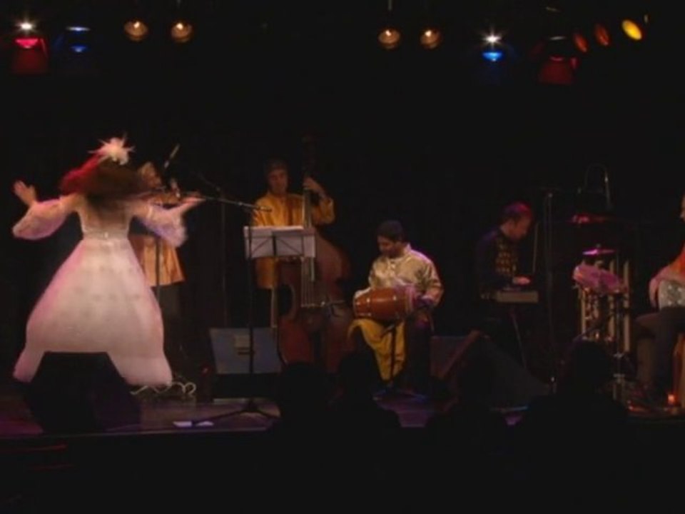 Hatirla Ey Peri - Turkish song by Gülay Princess & The Ensemble Aras