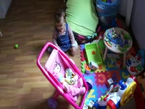 Maëlys et sa poussette