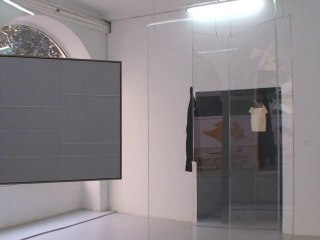 Prendre la porte et faire le mur