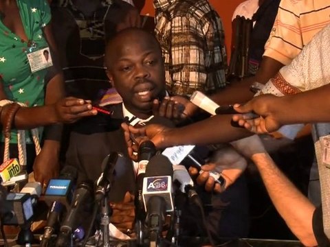 Présidentielle ivoirienne: des pro-Gbagbo empêchent l'annonce des résultats