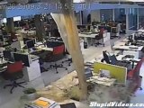 Scoppia una tubatura in ufficio
