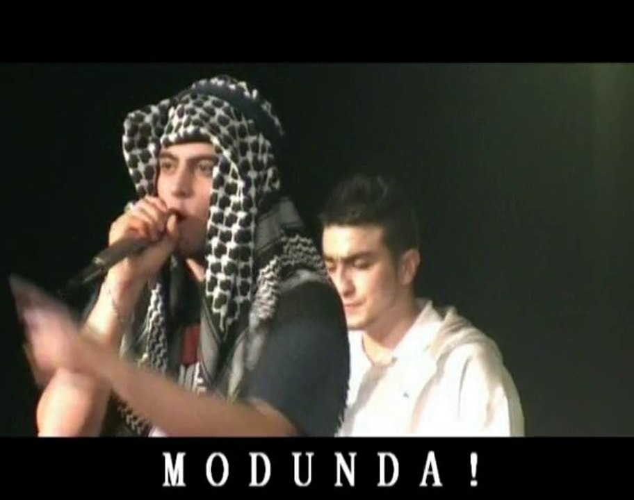 AZED IZED ( 2011'de Yasser ARAFAT Modunda ! )