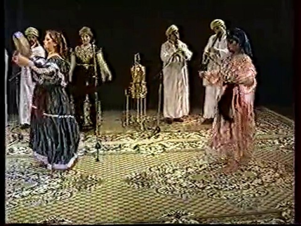 Nora El Guelmia (1/5)  - Folklore Chaoui Gasba