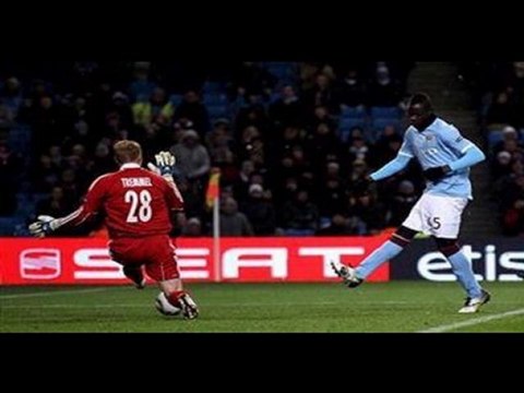 Manchester City 3-0 Salzburg Balotelli double,Johnson strike