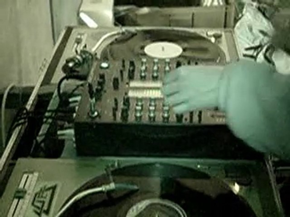 Teknival free party kuazar sound system (12)