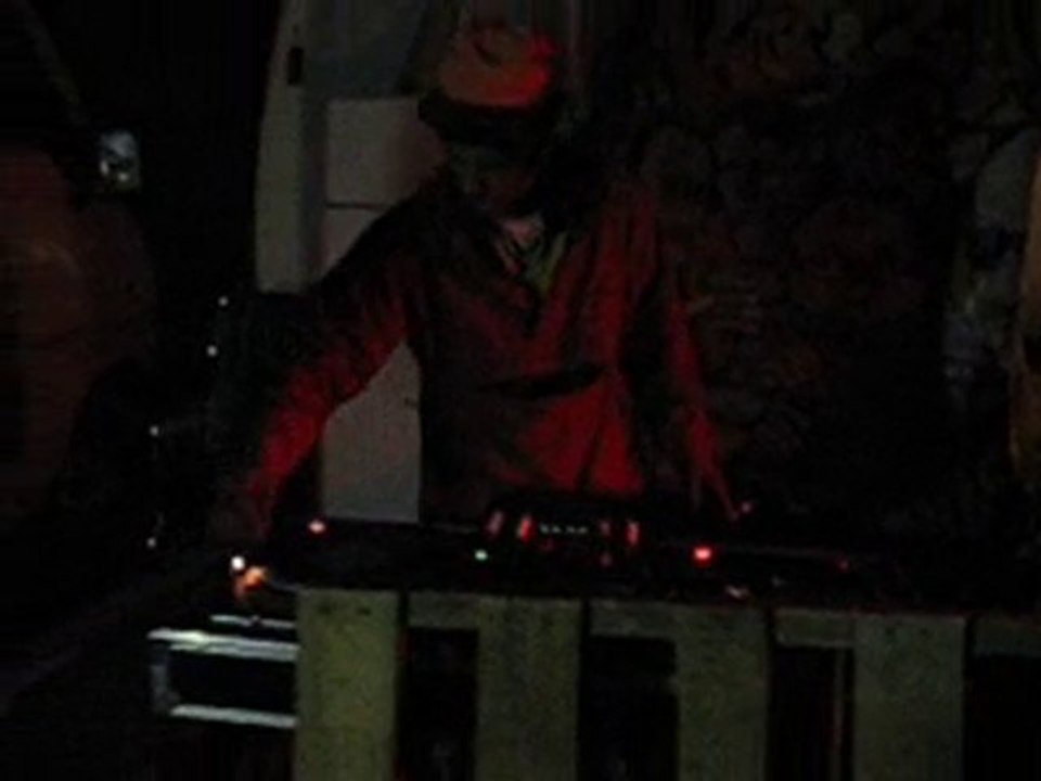 Teknival free party kuazar sound system (14)