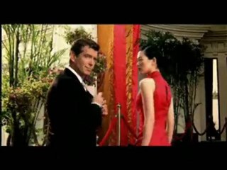 james bond loquendo pero no en la animacion