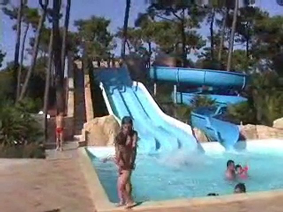 Espace aquatique au camping Le Dauphin à Saint-Georges