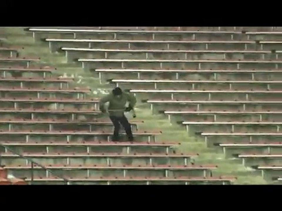 Un inserviente scatenato