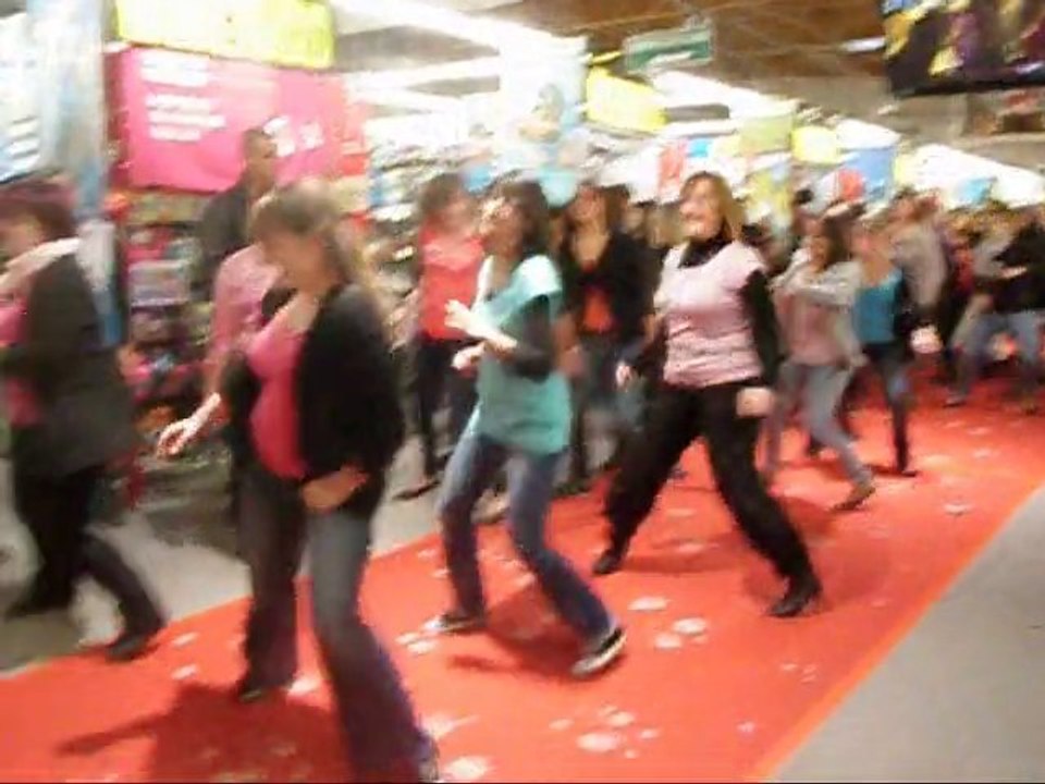 Flash mob Decathlon Nîmes