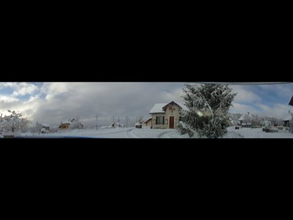 la place du village d argonay sous la neige