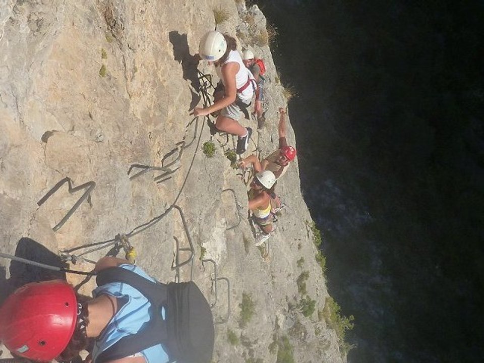Via ferrata avec Cordévasion : cours et stages encacadré par un moniteur d'escalade à Reims