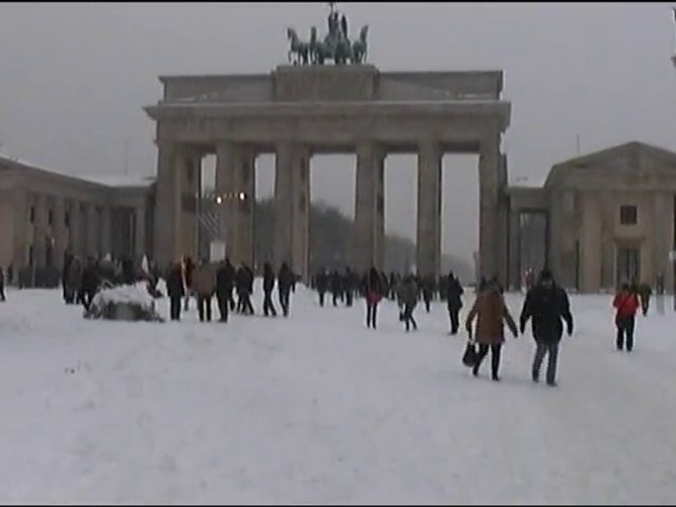First snow falls in Berlin