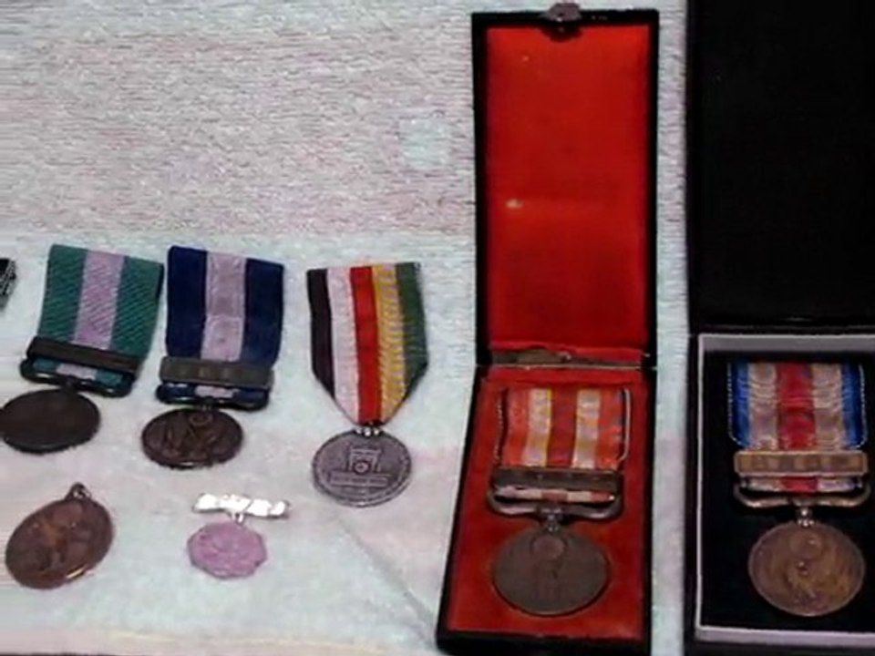 勲章の動画～ウクレレ月月火水木金金～ロングバージョン