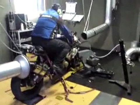 passage au banc 750 gsxr 06 chez bikecolorsracing