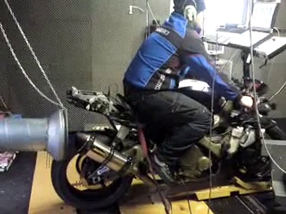 passage au banc 750 gsxr 06 chez bikecolorsracing