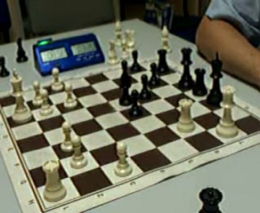 ECHECS : ZITOUN 1 VS 0 BEN (COUPE 2010)