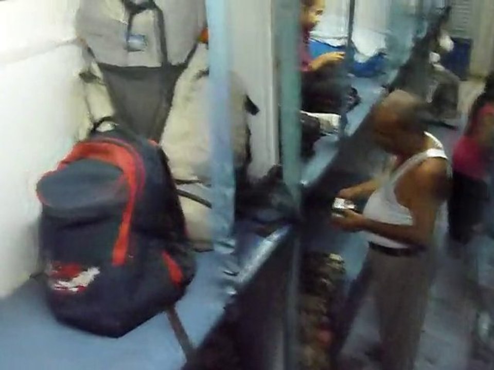 Inde 2010 - Delhi > Jammu - Repas dans le train