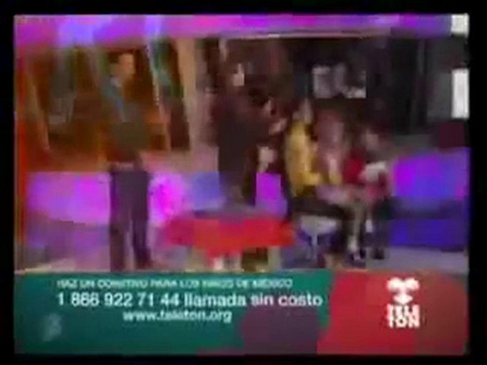 Lucero dona su cabello en el Teletón 2009