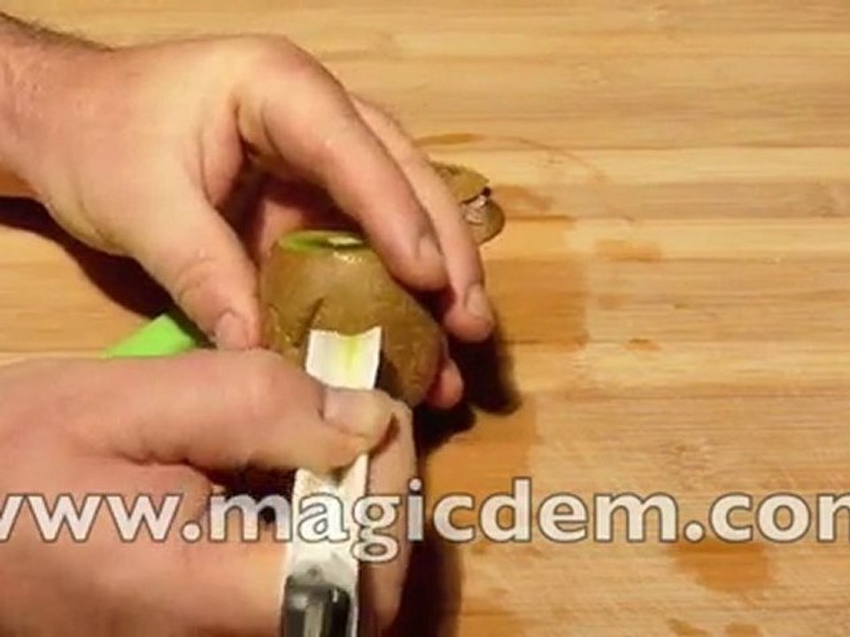 dents de loup sur un kiwi