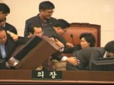 Brawl Erupts at Seoul Council over Free Lunch Bill