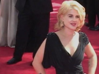 Kelly Osbourne to have foot surgery