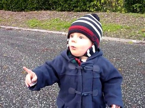 20101128 Romain imite le chien Merignac