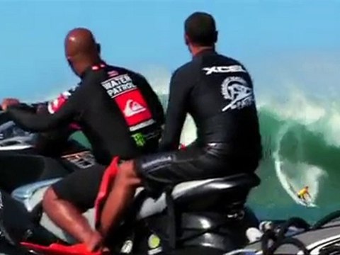 Waimea Bay lineup with Mark Healey