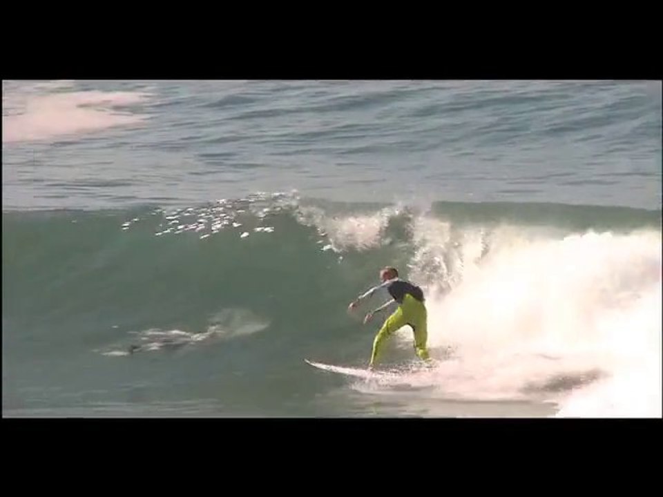 Mick Fanning and Tiago Pires tackle Portugal pointbreak