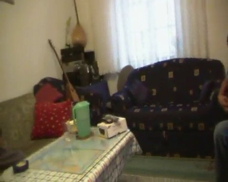 asik gürsel yoruldumda yol üstüne oturdum cekicali