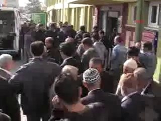 Belediye başkanı cami çıkışında bıçaklandı video HABERYAZAN