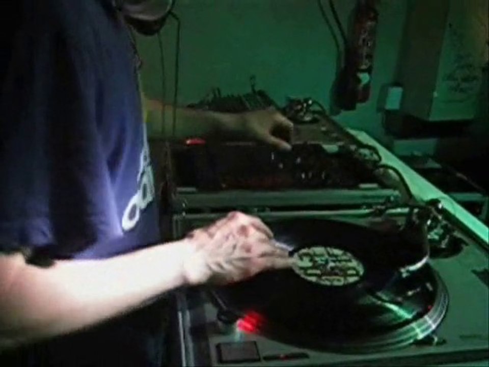 KUAZAR SOUND SYSTEM RAVERS ALL STAR