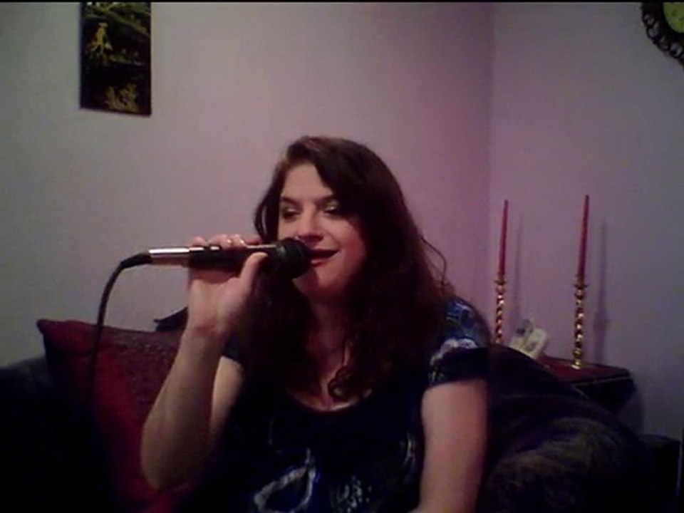 Me singing a COVER of Lithium by Evanescence