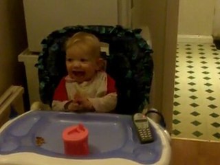 Estelle chante avec Mama Gigi