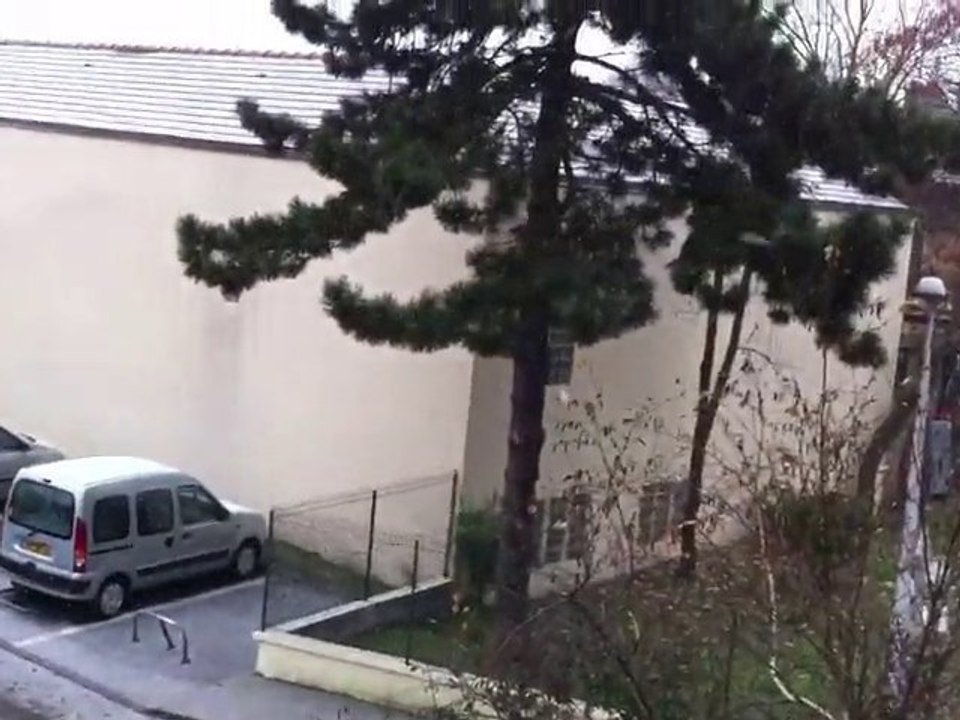 [04/12/2010] Neige début