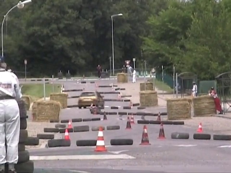 Saxo VTS 16v Slalom Condom 2010 1ère manche