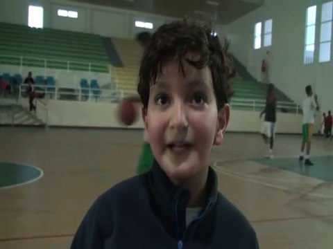 الطفل علي الطلحاوي نادي مولودية وجدة كرة السلة