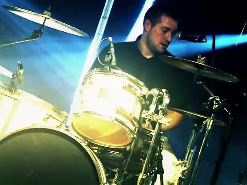 Ortie à la Niche du Chien à Plumes -In the Crowd-