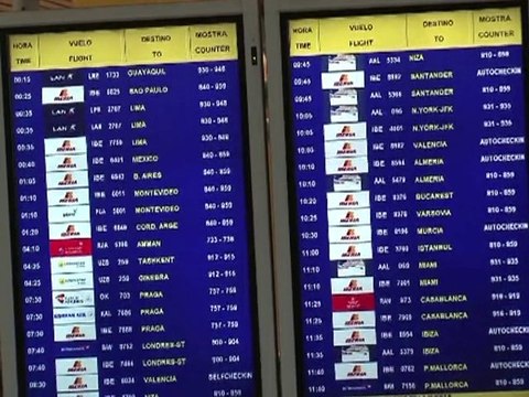 Striking Spanish air controllers ground flights